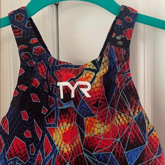 EUC TYR Avictor Venom Kneeskin Closed Back Size 29 - Picture 5 of 9